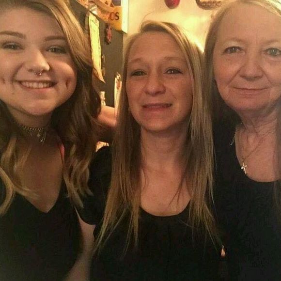 Meet your Posher, April - Picture 1 of 1